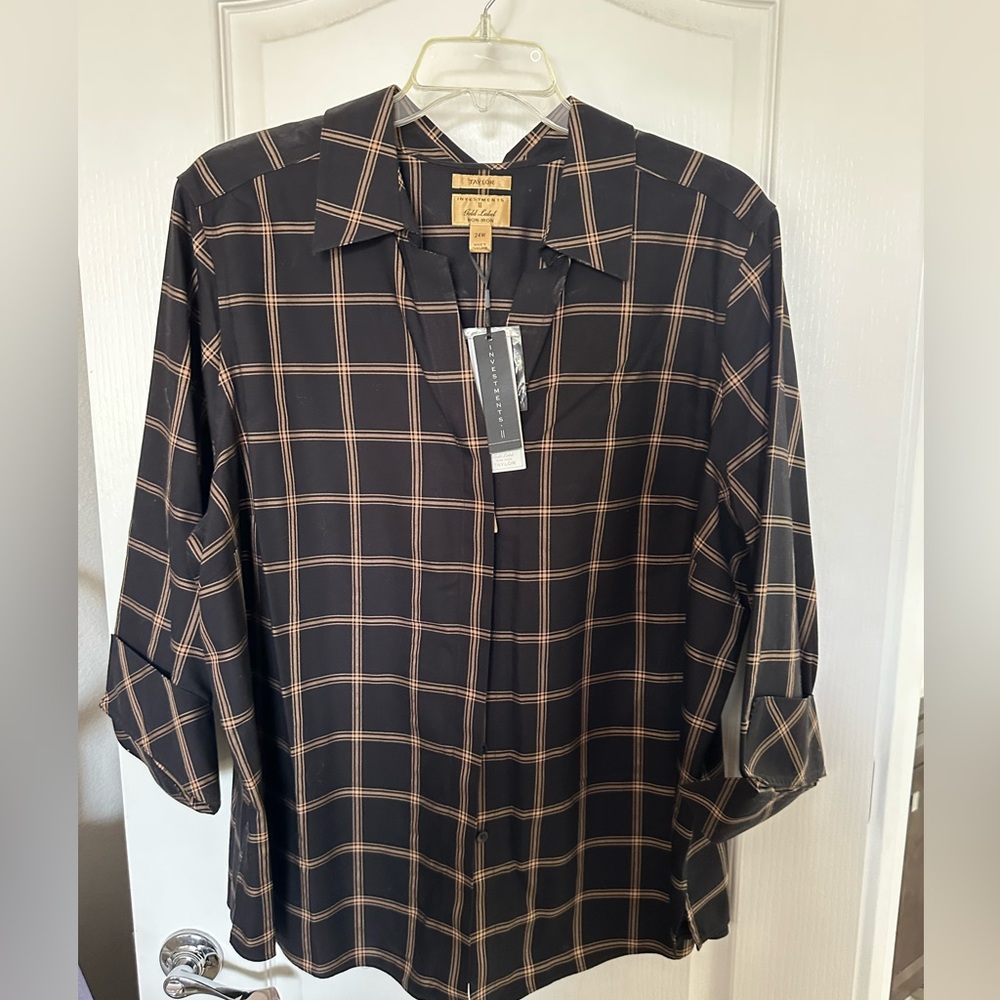 BNWT TAYLOR BUTTON DOWN BLOUSE